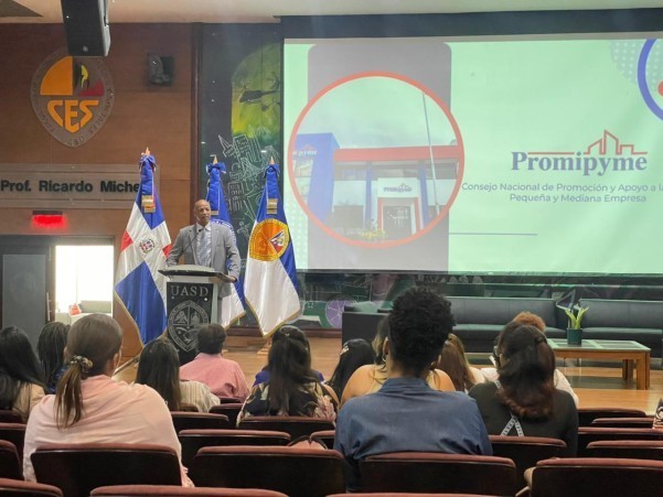 DURANTE TALLER EN UASD DURANTE TALLER EN UASD