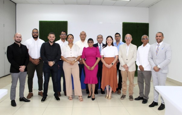 Asistente En El Lanzamiento