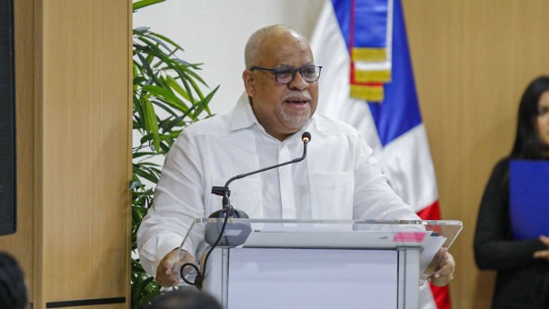 Director Durante Entrega En Constanza