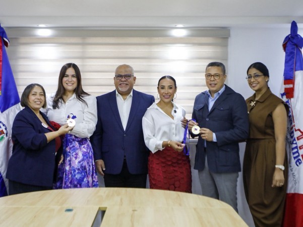 Durante Entrega De Reconocimiento