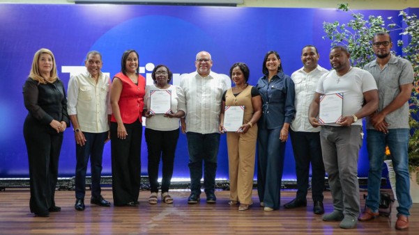 Entrega De Prestamos En Neiba Entrega De Prestamos En Neiba