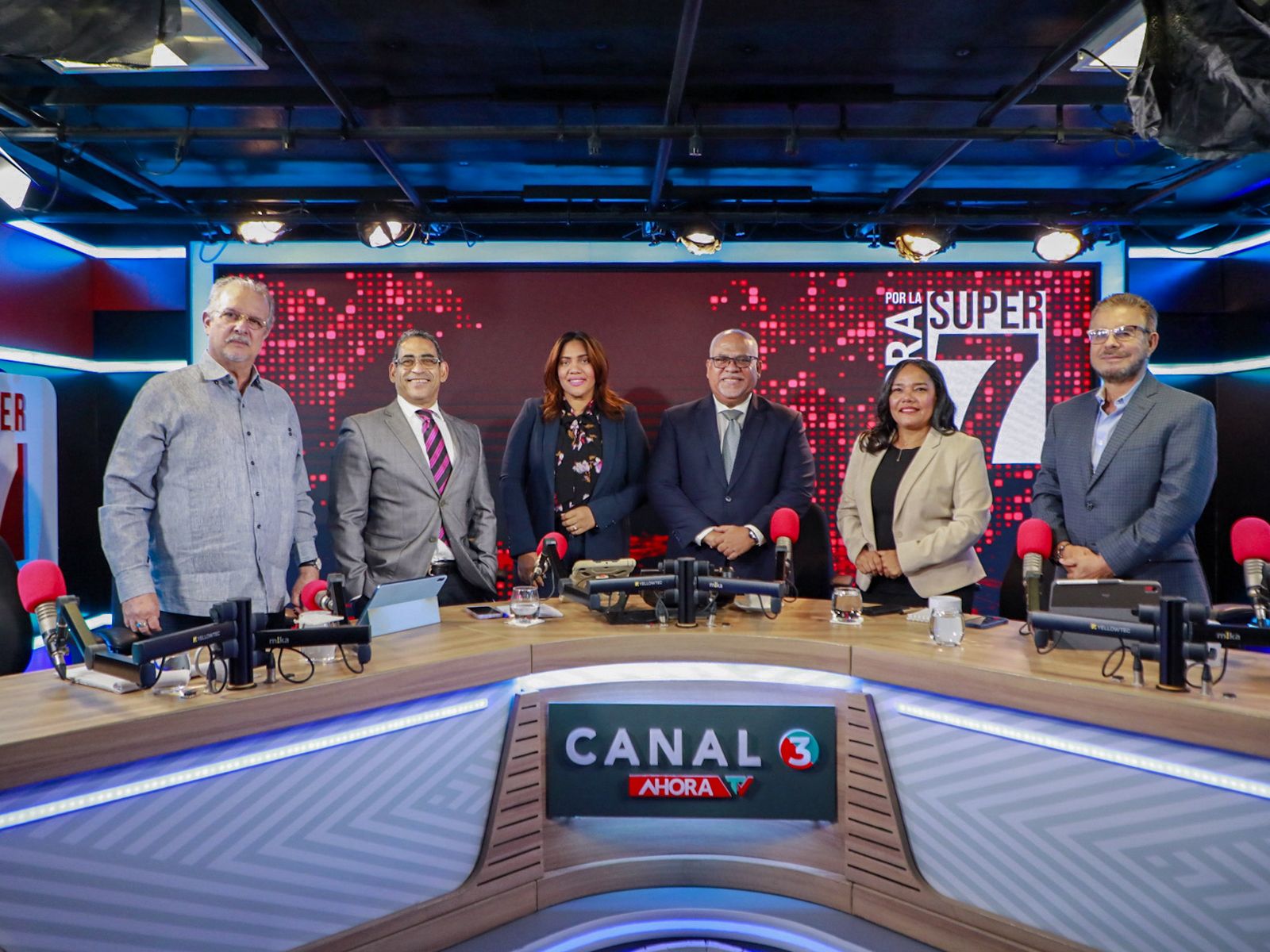 equipo de comunicadores del programa