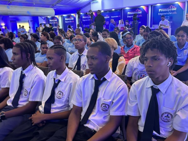 Estudiantes Aprendiendo De Las Conferencias