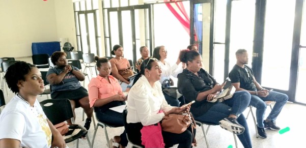 Publico En Capacitacion Samana